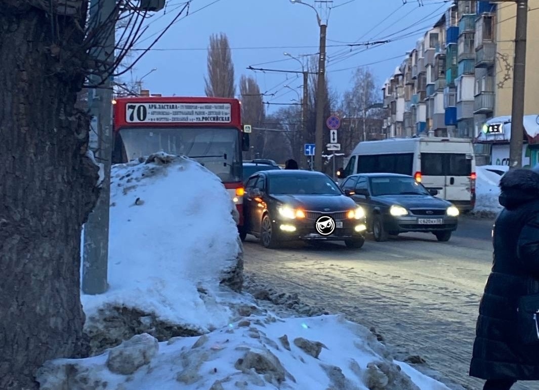 На улице Беляева в Пензе случилось ДТП с автобусом