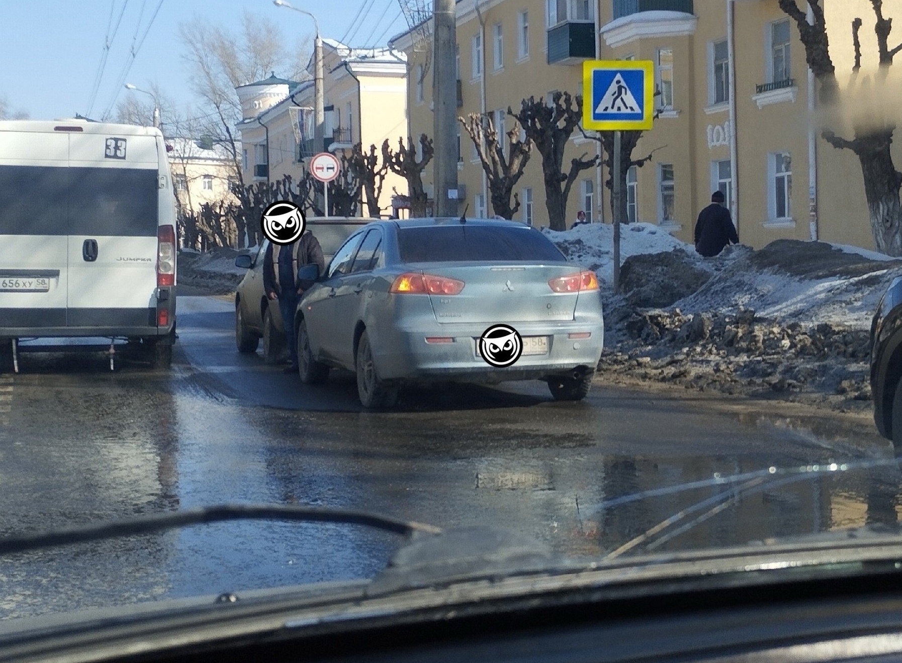 На улице Калинина в Пензе столкнулись две машины