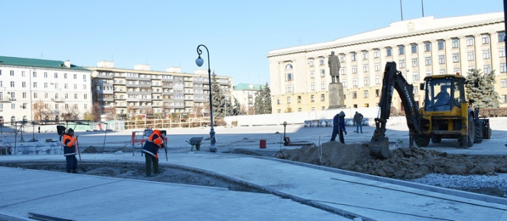 Уже завтра на площади Ленина начнут устанавливать новогоднюю елку Уже завтра на площади Ленина начнут устанавливать новогоднюю елку