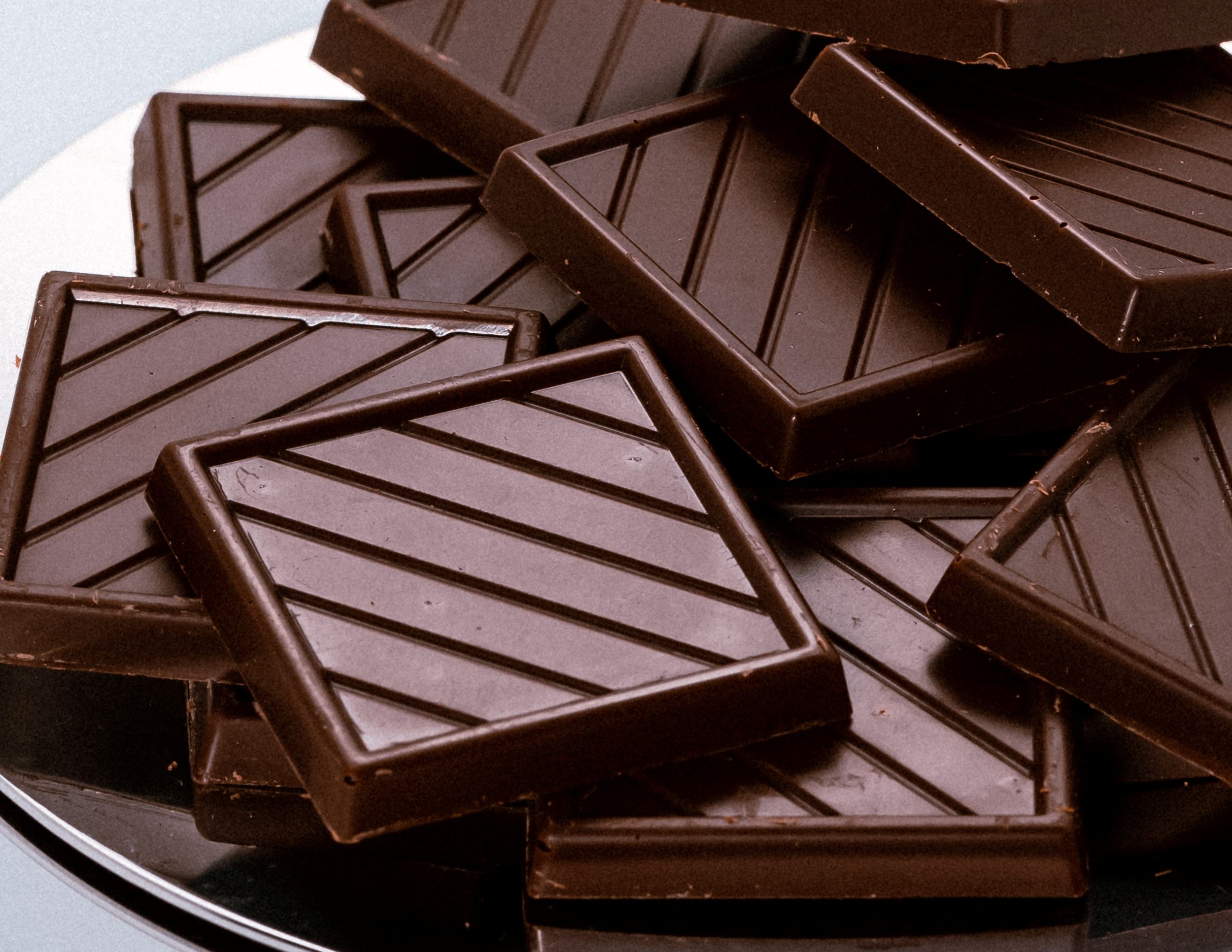 1 5 плитки шоколада. Первая шоколадная плитка. Плитка шоколада. Одна плитка шоколада. Плитка шоколада Промышленная.