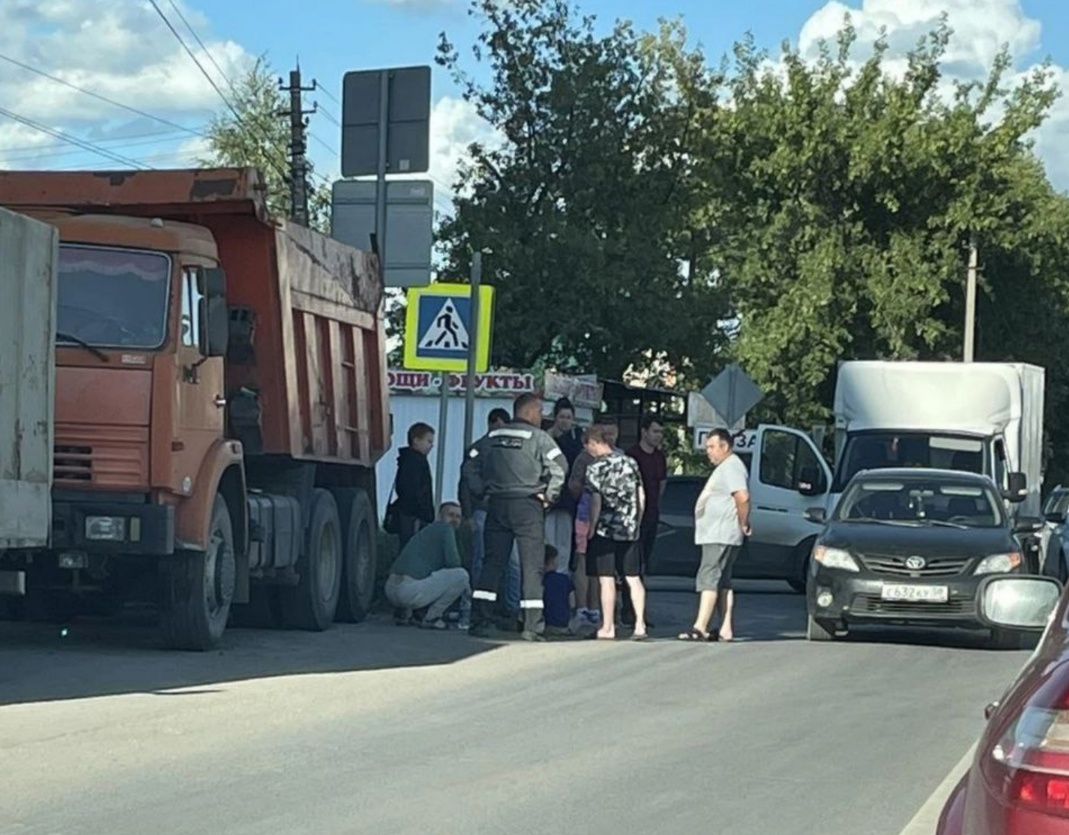 В Пензе сбили ехавшего на самокате маленького мальчика