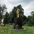 Разбитые дорожки и золотой Ленин: в каком состоянии находятся забытые парки и скверы Пензы
