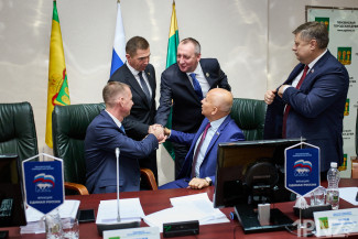 Кому прокуратура сушит грибы? Фоторепортаж с 16-й сессии Пензенской гордумы