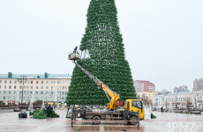 Пензенская ёлка снаружи и изнутри – фоторепортаж 1pnz Пензенская ёлка снаружи и изнутри – фоторепортаж 1pnz