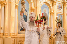 Светлая Пасха в сердце Пензы: тысячи верующих и первые лица региона встретили праздник в Спасском соборе – фоторепортаж