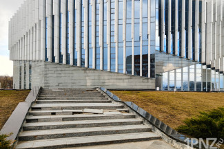 Позор Пензы – разрушенную лестницу около ККЗ никак не починят