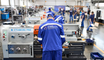 Лучший токарь России работает на предприятии «СтанкоМашСтрой» Лучший токарь России работает на предприятии «СтанкоМашСтрой»