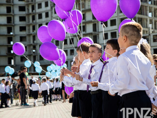 День знаний с полпредом В. Путина: новую школу в Арбеково посетил Игорь Комаров
