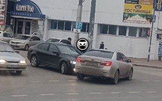 На улице Гагарина в Пензе образовался затор из-за ДТП