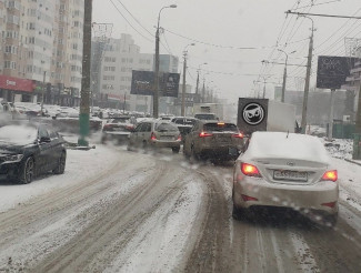 Две полосы перекрыты: пензенцы сообщают об огромной пробке в центре города