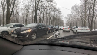 На улице Лермонтова в Пензе образовался гигантский затор из-за ДТП