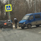 В Пензе произошла жесткая авария с микроавтобусом и легковушкой