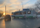 На улице 8 Марта в Пензе образовалась огромная пробка из-за троллейбуса