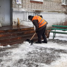 Октябрьский район Пензы очистили от снега и наледи