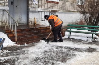 Октябрьский район Пензы очистили от снега и наледи