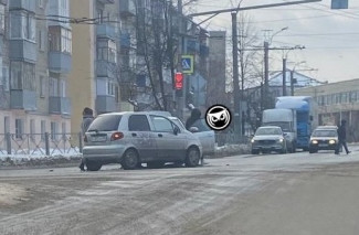 На одном из пензенских перекрестков жестко столкнулись две машины
