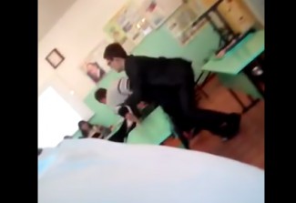 Преподаватель пытался задушить своего ученика прямо на уроке 