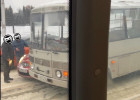На улице Леонова в Пензе попали в ДТП автобус и легковушка