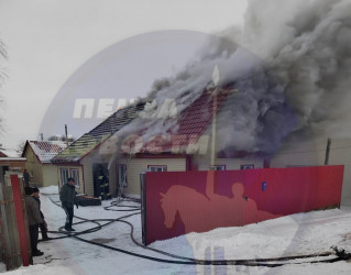 В Пензенской области семь человек тушили частный дом