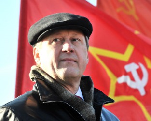 Чувства Локтя. Мэр Новосибирска выступил против установки трехметрового Сталина