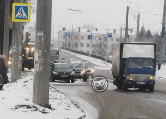 На улице Гагарина в Пензе образовалась огромная пробка из-за ДТП