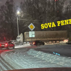 В Пензе жестко столкнулись легковушка и фура