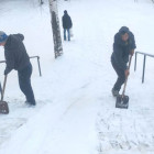 В Пензе очистили от снега сквер Семейный