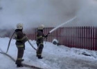 С крупным пожаром в пензенском микрорайоне Шуист борются 32 человека