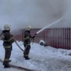С крупным пожаром в пензенском микрорайоне Шуист борются 32 человека