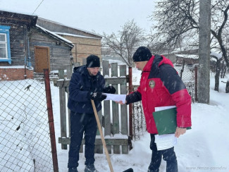 В Пензе жителям трех улиц рассказали, как уберечь дома от пожаров