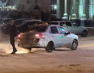 В самом центре Пензы случилась жесткая авария с участием машины такси