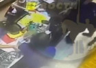 Задержание мужчины с гранатой в торговом центре Пензы попало на видео