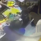 Задержание мужчины с гранатой в торговом центре Пензы попало на видео