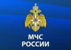 На улице Ладожской в Пензе шесть человек тушили полыхающую иномарку