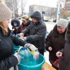 Вадим Супиков организовал раздачу освященной воды для жителей Пензы