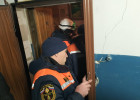 Пензенские спасатели помогли врачам попасть в квартиру на улице Ульяновской