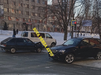 На улице Пушкина в Пензе затруднено движение из-за ДТП