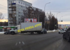 На улице Кижеватова в Пензе легковушка врезалась в фургон
