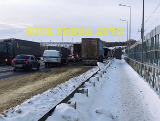 На трассе М5 в Пензенской области осложнено движение транспорта