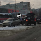 Напротив ТЦ Онежский в Пензе образовалась пробка из-за ДТП