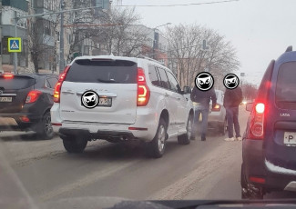 В Пензе столкнулись легковушка и внедорожник