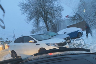 В Пензе из-за аварии осложнено движение по улице Маршала Крылова