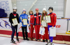 300 пензенцев приняли участие в соревновании по конькобежному спорту
