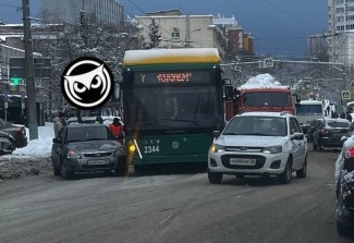 На улице Свердлова в Пензе произошла авария с троллейбусом