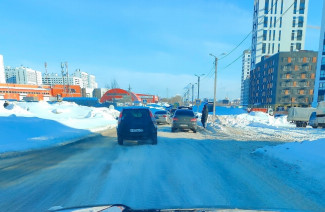 В Пензе из-за ДТП парализовало улицу Генерала Глазунова