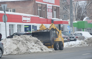 Центр Пензы очистили от мусора, наледи и снега