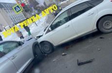 Жесткая авария в центре Пензы: разбились две легковушки