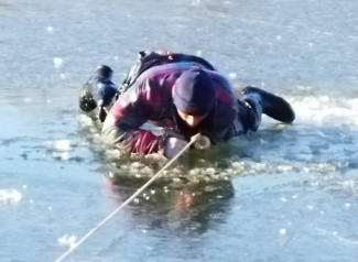 В Пензе спасатели вытащили из реки утопающего мужчину