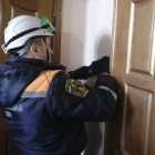 Пензенские спасатели помогли врачам попасть в квартиру на улице Ворошилова