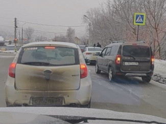 На улице Воронова в Пензе образовалась пробка из-за аварии